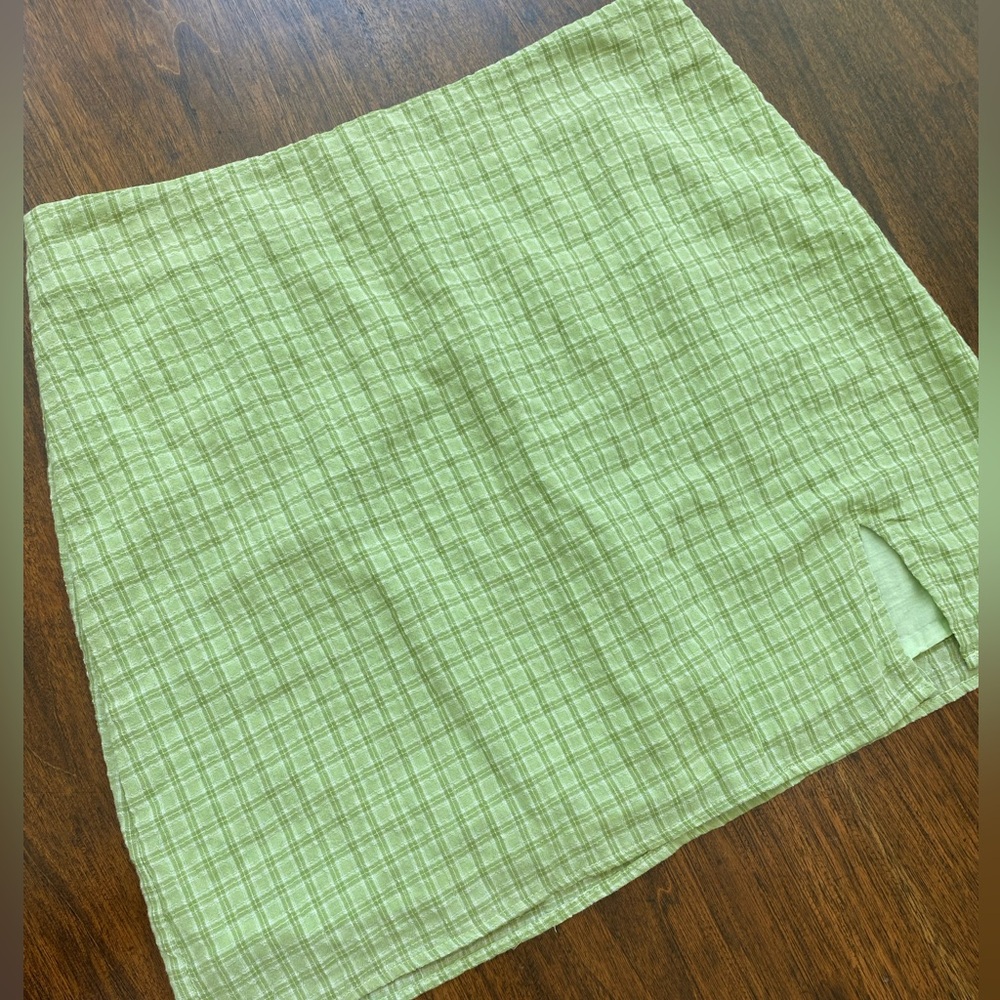 NWOT pale green plaid skirt